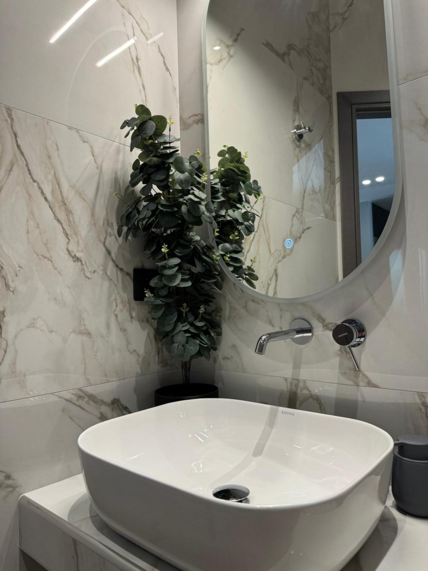 No9, Chic & Modern 2bdr In The Centre Of Апартаменты